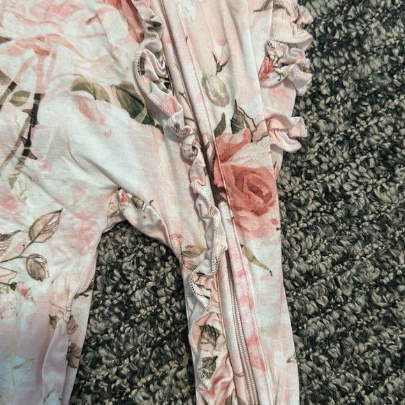 POSH PEANUT FOOTED SLEEPER - Picture 2 of 5